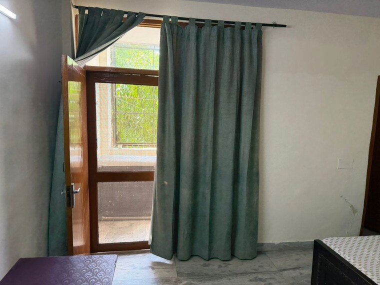 Room, jawahar nagar 2 Bedroom 100 Sq.Yd. Builder Floor In Jawahar Nagar Delhi 10491311