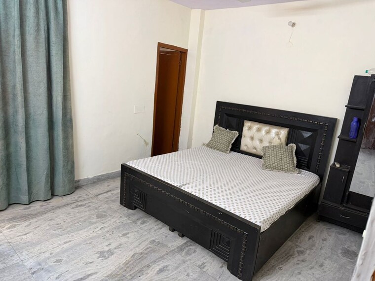 Bedroom, jawahar nagar 2 Bedroom 100 Sq.Yd. Builder Floor In Jawahar Nagar Delhi 10491311