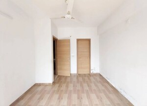 Room in 3 BHK Apartment at Chandkheda – for Sale