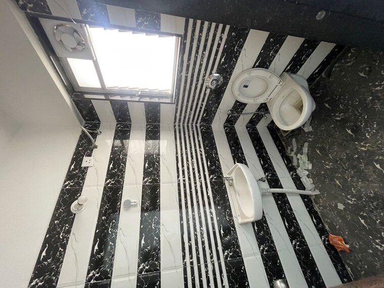 Bathroom, somani-dream-home 2.5 Bedroom 900 Sq.Ft. Apartment In Punawale Pune 10491347