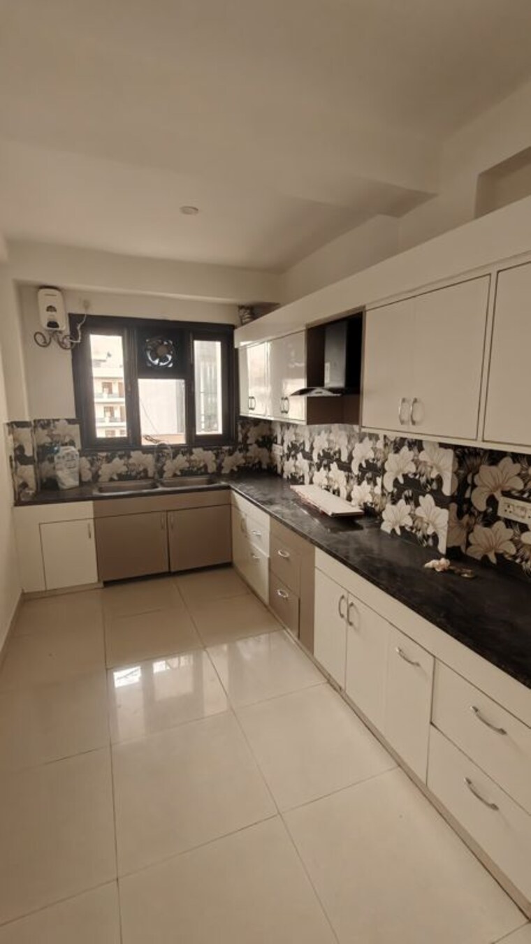 Kitchen, sushant lok iii 3 Bedroom 2350 Sq.Ft. Builder Floor In Sushant Lok Iii Gurgaon 10491333