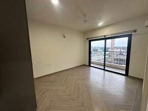 Room in 3 BHK Apartment at Sobha Victoria Park, Hennur Road – for Rent