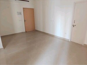 Room in 2.5 BHK Apartment at GLS Avenue 81, Sector 81 – for Sale