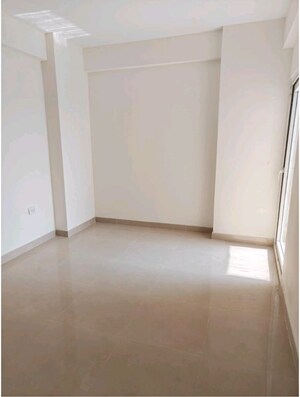 Room in 2.5 BHK Apartment at GLS Avenue 81, Sector 81 – for Sale