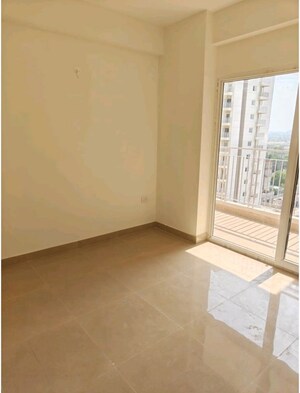 Room in 2.5 BHK Apartment at GLS Avenue 81, Sector 81 – for Sale