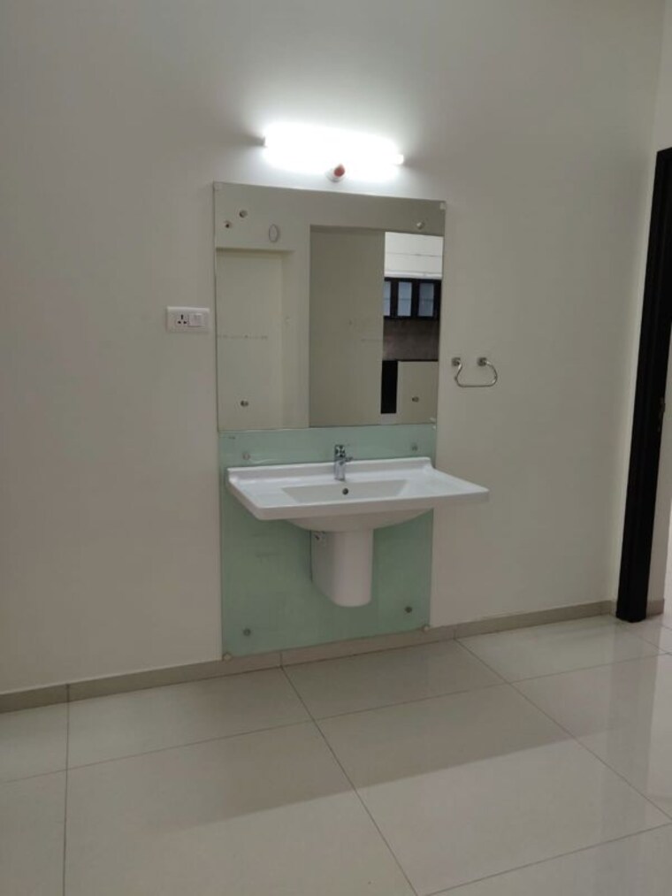 Bathroom, rajapushpa-atria 3 Bedroom 1675 Sq.Ft. Apartment In Gachibowli Hyderabad 10491387