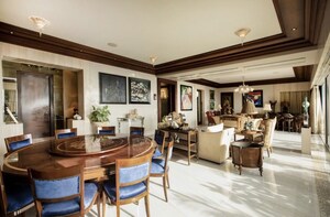4 BHK Apartment For Rent in One Altamount Apartment, Altamount Road
