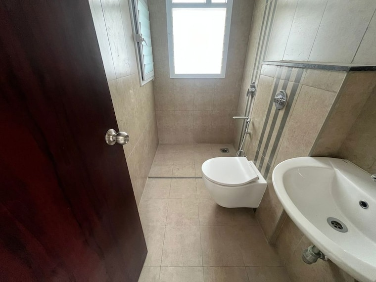 Bathroom, puravankara-silversands 2 Bedroom 803 Sq.Ft. Apartment In Mundhwa Pune 10491406
