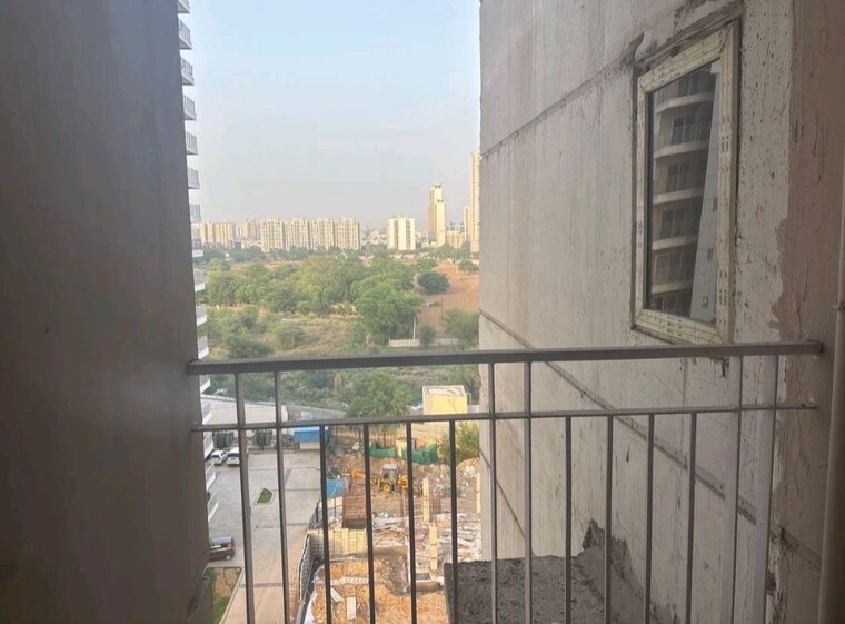 Balcony, gls-avenue-81 2.5 Bedroom 677 Sq.Ft. Apartment In Sector 81 Gurgaon 10491445