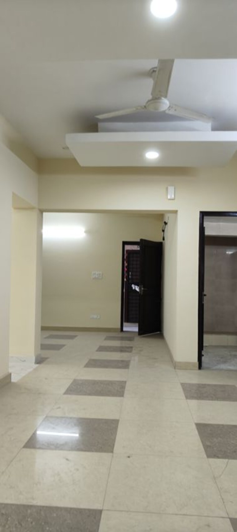 Room, vasant kunj 3 Bedroom 1200 Sq.Ft. Apartment In Vasant Kunj Delhi 10491438