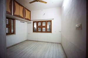 Room in 4 BHK Independent House at Sargasan – for Sale