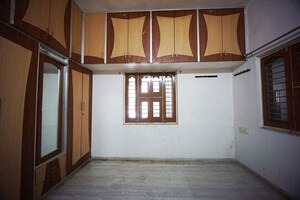 Room in 4 BHK Independent House at Sargasan – for Sale