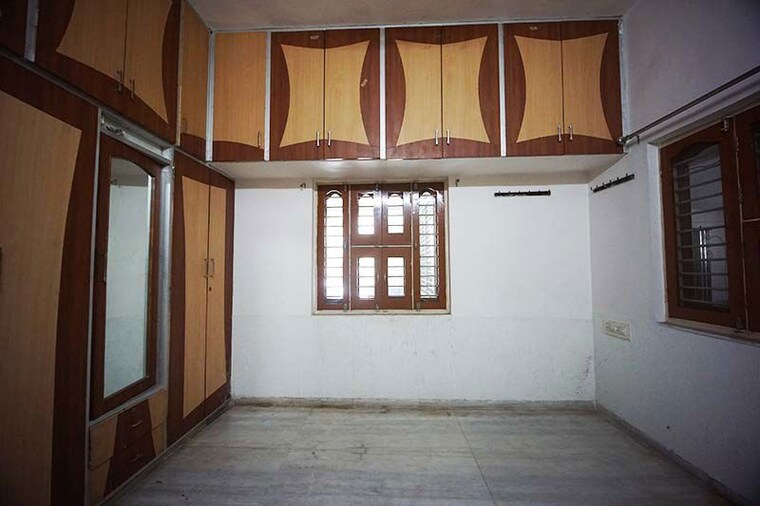 Room, sargasan 4 Bedroom 350 Sq.Yd. Independent House In Sargasan Gandhinagar 10491469