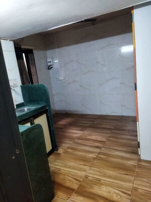 Room in 1.5 BHK Apartment at Daya Sagar CHSL, Goregaon East – for Rent