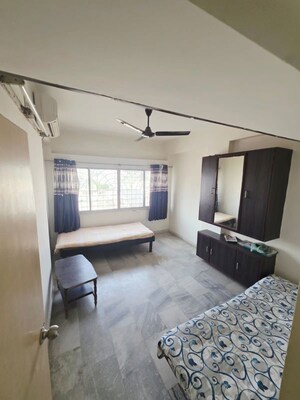 Bedroom in 2 BHK Apartment at Ellisbridge – for Rent