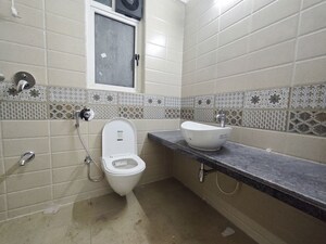 Bathroom in 1.5 BHK Apartment at Marathon Nexzone Zenith 2, New Panvel – for Sale