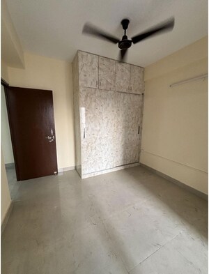 Room in 2 BHK Apartment at GLS Avenue 81, Sector 81 – for Rent