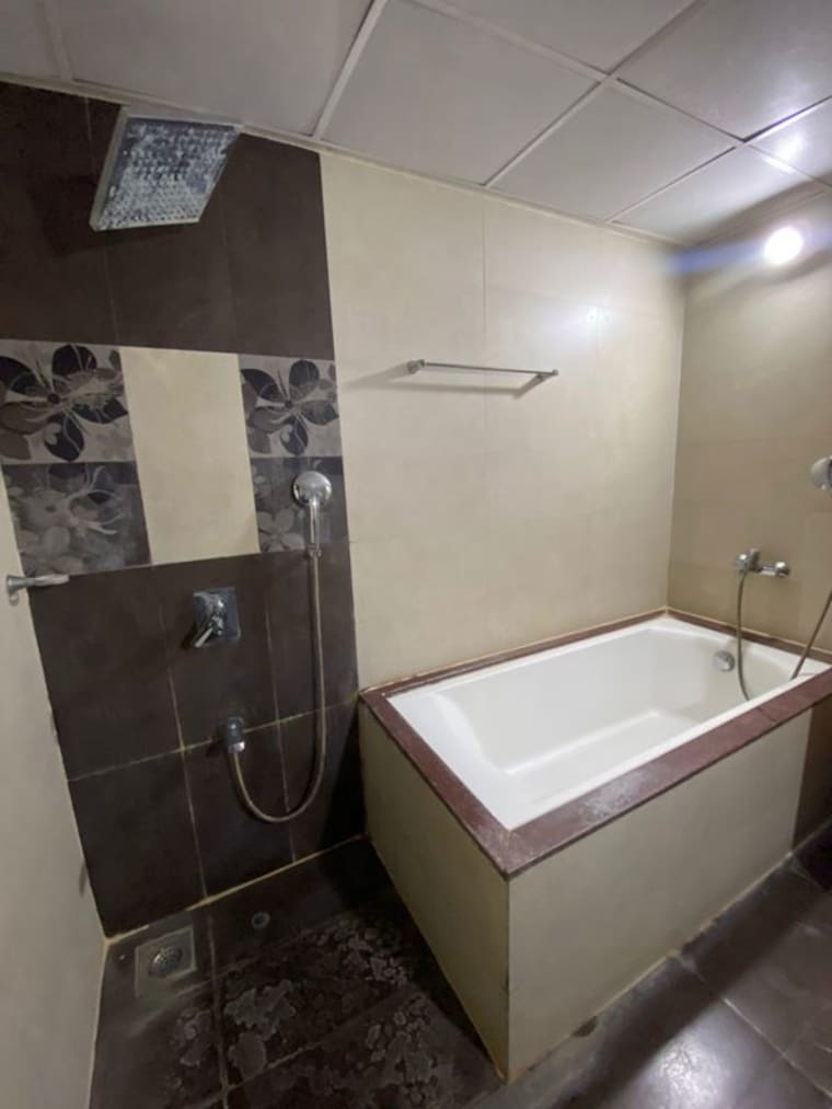 Bathroom, brahma-exuberance 3 Bedroom 1550 Sq.Ft. Apartment In Kondhwa Pune 10491483