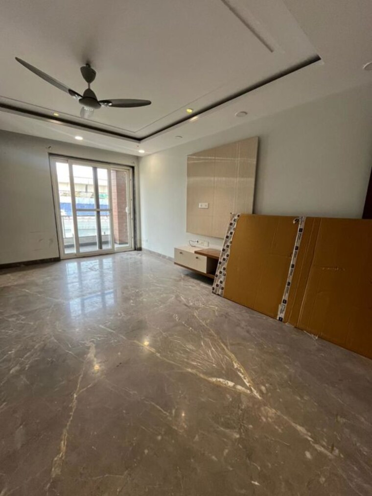 Room, east punjabi bagh 4 Bedroom 5000 Sq.Ft. Builder Floor In East Punjabi Bagh Delhi 10491496