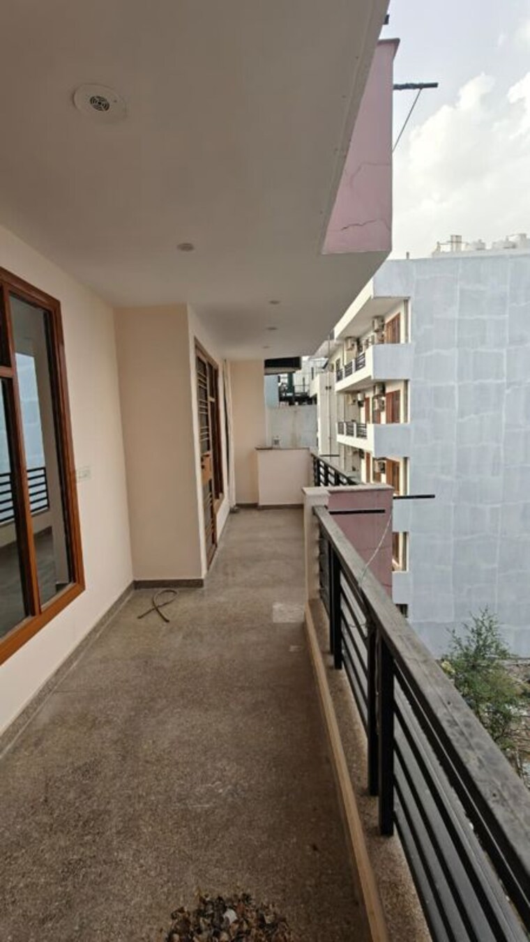 Balcony, vipul-world-floors 3 Bedroom 1650 Sq.Ft. Builder Floor In Sector 48 Gurgaon 10491526