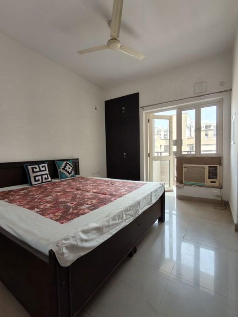 Bedroom, paras-tierea 3.5 Bedroom 1695 Sq.Ft. Apartment In Sector 137 Noida 10491514