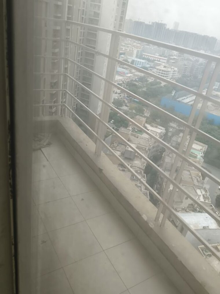 Balcony, paras-tierea 3 Bedroom 1330 Sq.Ft. Apartment In Sector 137 Noida 10491510