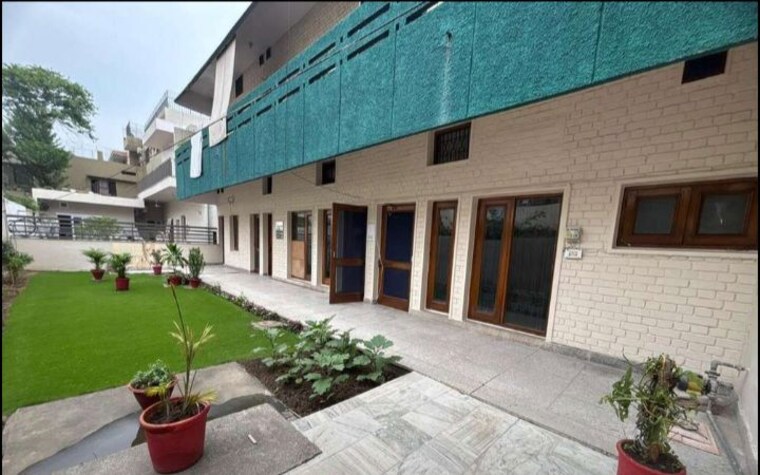 Exterior View, sector 35 3 Bedroom 5500 Sq.Ft. Independent House In Sector 35 Chandigarh 10491537