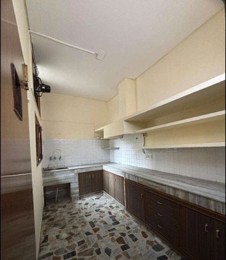 Kitchen, sector 35 3 Bedroom 5500 Sq.Ft. Independent House In Sector 35 Chandigarh 10491537