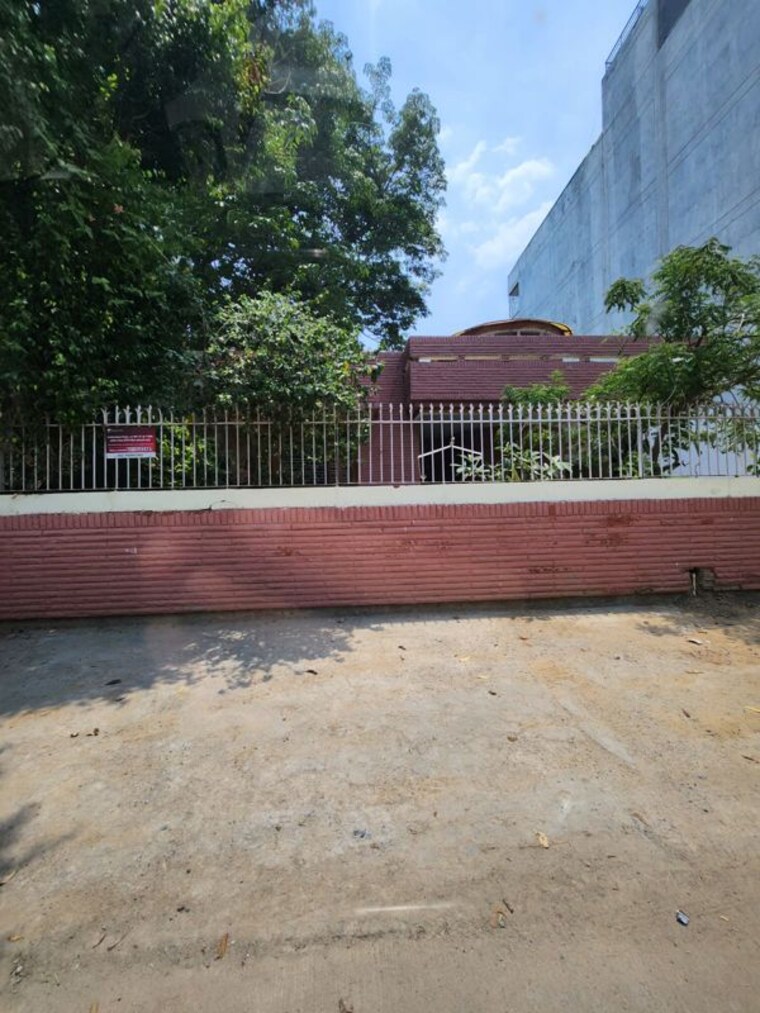 Balcony, sector 16 2 Bedroom 160 Sq.Yd. Independent House In Sector 16 Faridabad 10491180