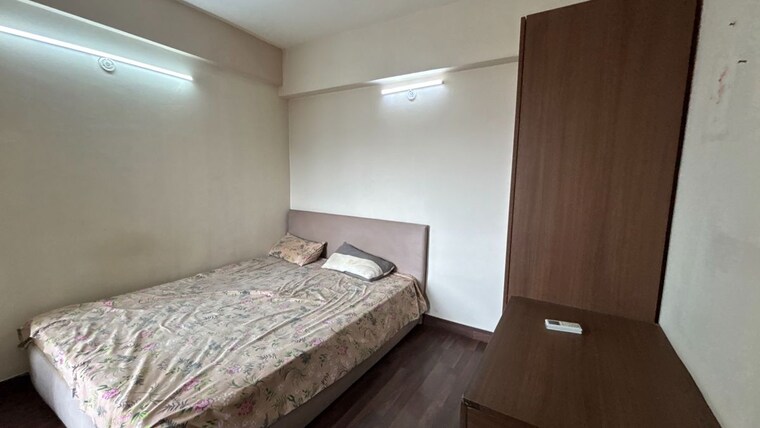 Bedroom, paras-tierea 1 Bedroom 495 Sq.Ft. Apartment In Sector 137 Noida 10491538