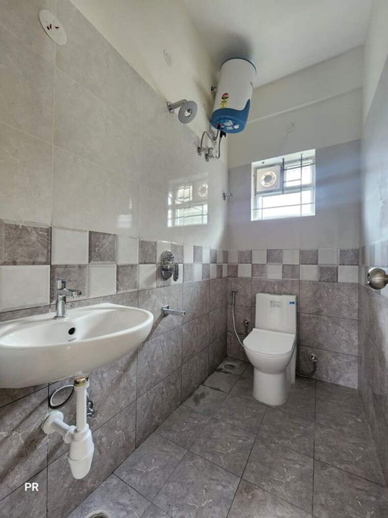 Bathroom, harlur 2.5 Bedroom 1500 Sq.Ft. Builder Floor In Harlur Bangalore 10491578