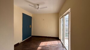Room in 2 BHK Apartment at Paras Tierea, Sector 137 – for Rent