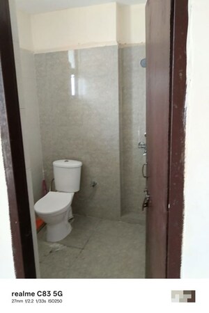 Bathroom in 3 BHK Apartment at Amolik Heights, Sector 88 – for Sale