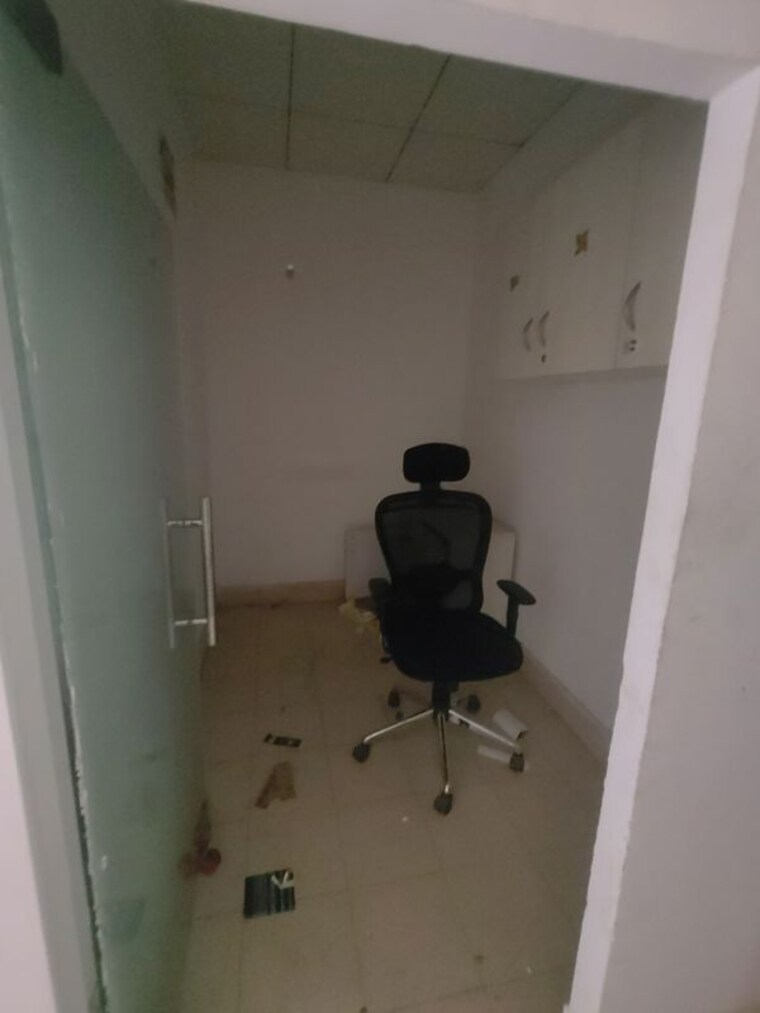 Bathroom, sector 63 Commercial Warehouse 1800 Sq.Ft. In Sector 63 Noida 10491613