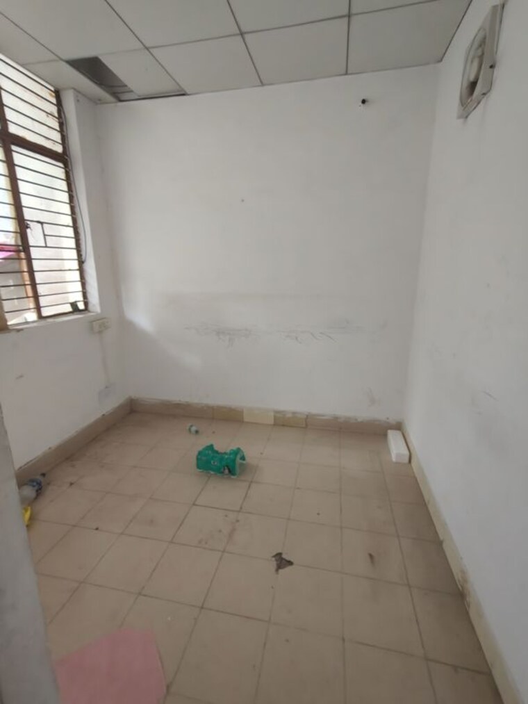 Bathroom, sector 63 Commercial Warehouse 1800 Sq.Ft. In Sector 63 Noida 10491613