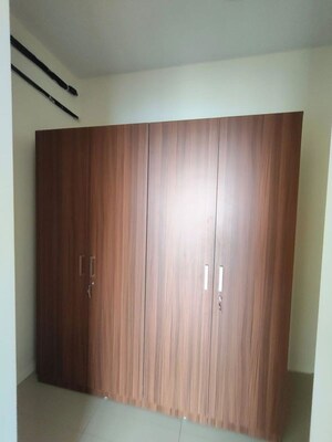 Room in 3 BHK Apartment at L&T Crescent Bay T2, Parel – for Rent