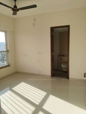 Room in 2 BHK Apartment at Adani Ten BKC, Bandra East – for Rent