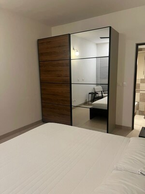 Room in 2 BHK Apartment at Karle Vario Homes, Hebbal – for Rent