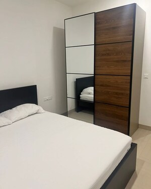 Room in 2 BHK Apartment at Karle Vario Homes, Hebbal – for Rent