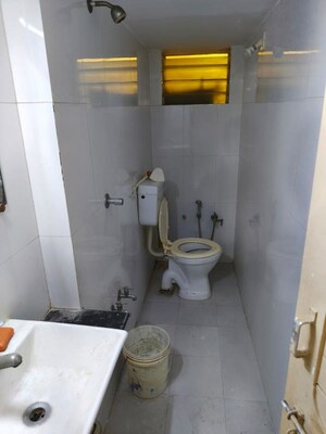 Bathroom in 4 BHK Villa at Satellite – for Rent