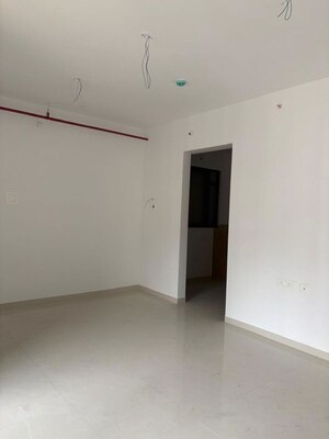Room in 2 BHK Apartment at Manav La Centra, Tathawade – for Rent