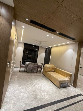 3 BHK + Pooja Room,Servant Room 2450 Sq.Ft. Builder Floor in Unitech South City II