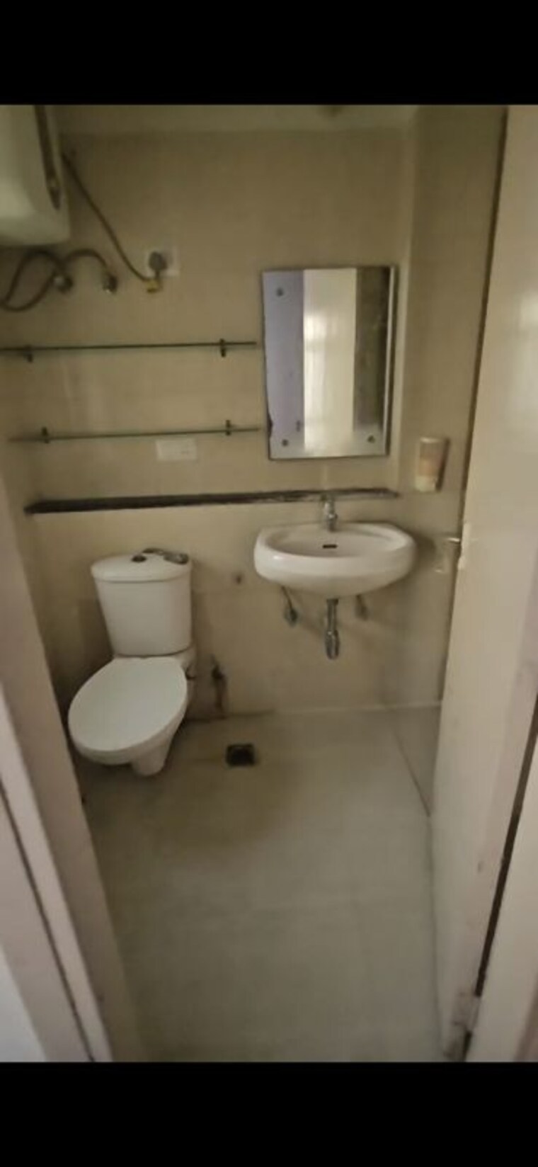 Bathroom, bptp-park-elite-premium 3 Bedroom 1000 Sq.Ft. Apartment In Sector 84 Faridabad 10491793