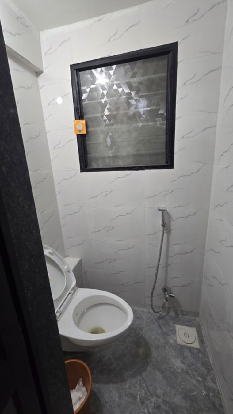 Bathroom, ashoka-plaza-viman-nagar 1 Bedroom 590 Sq.Ft. Apartment In Viman Nagar Pune 10491806