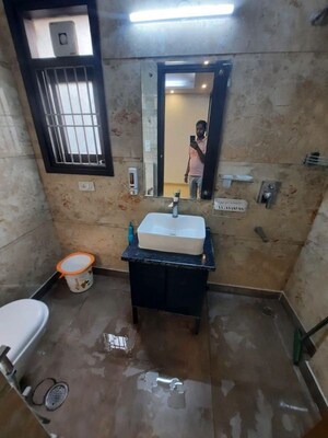 Furnished Amenities in 2 BHK Builder Floor at Saket – for Rent