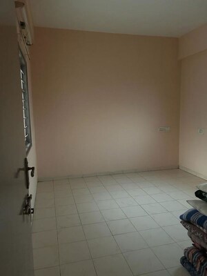 Room in 4 BHK Villa at Paldi – for Rent