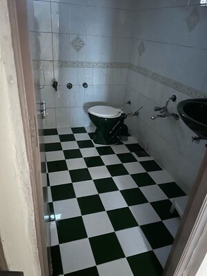 Bathroom in 4 BHK Villa at Paldi – for Rent
