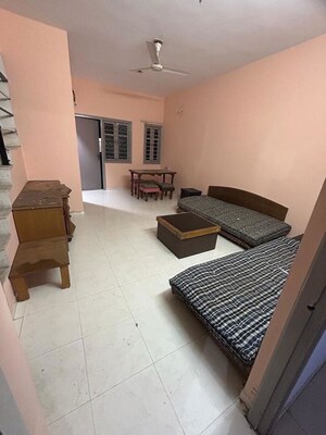 Team Area in 4 BHK Villa at Paldi – for Rent