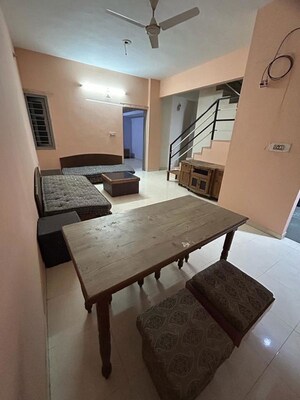 Team Area in 4 BHK Villa at Paldi – for Rent