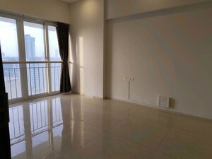 Room in 2 BHK Apartment at Ruparel Ariana, Parel – for Rent